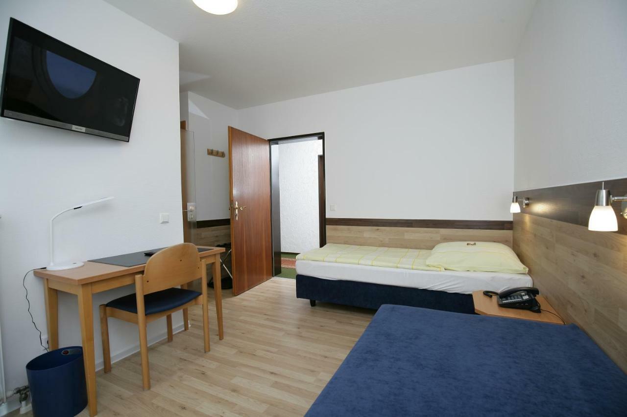 Hotel Am Baronenwald Göppingen Exterior foto